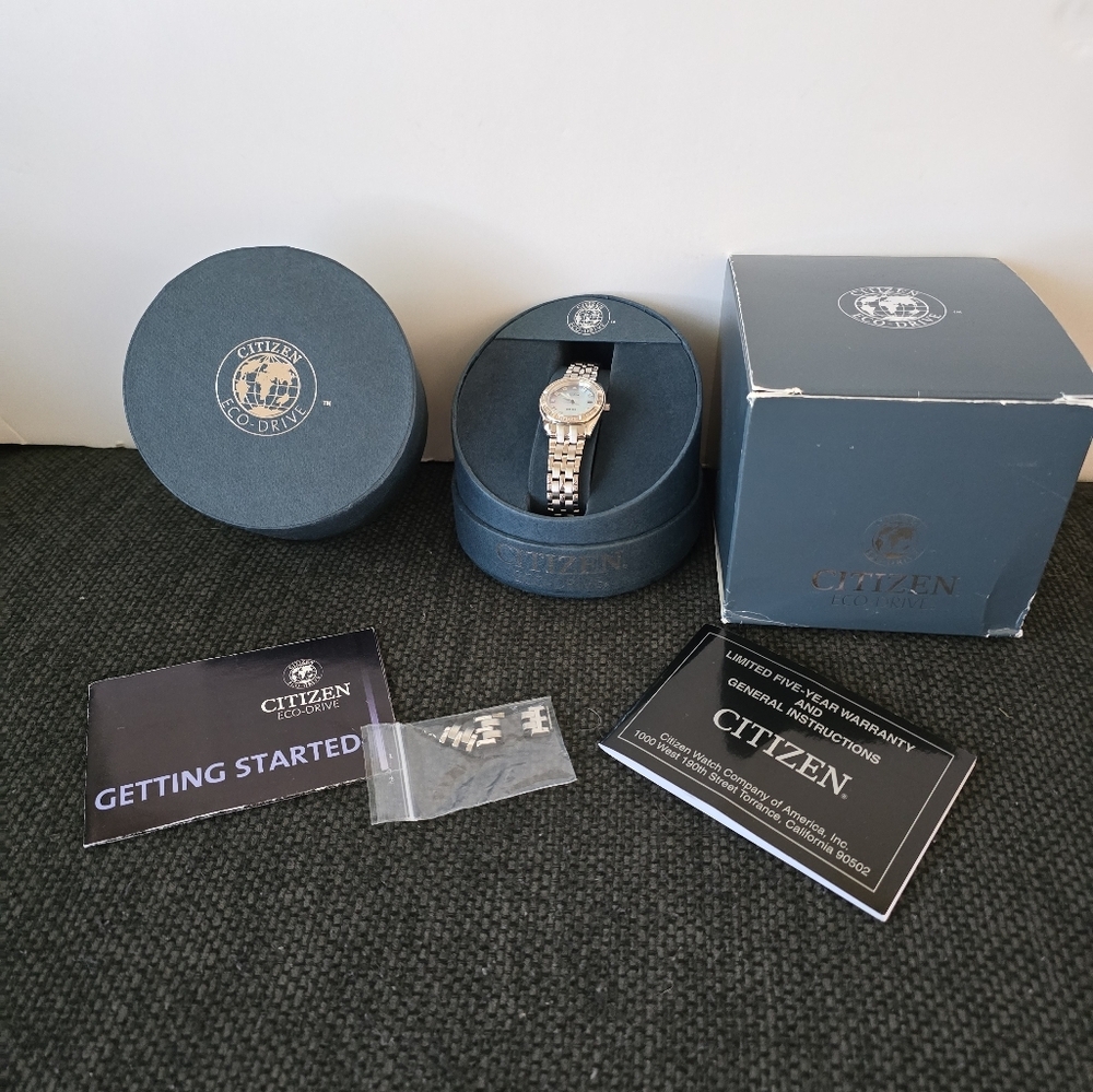 Women's Citizen eco drive watch - Picture 13 of 16